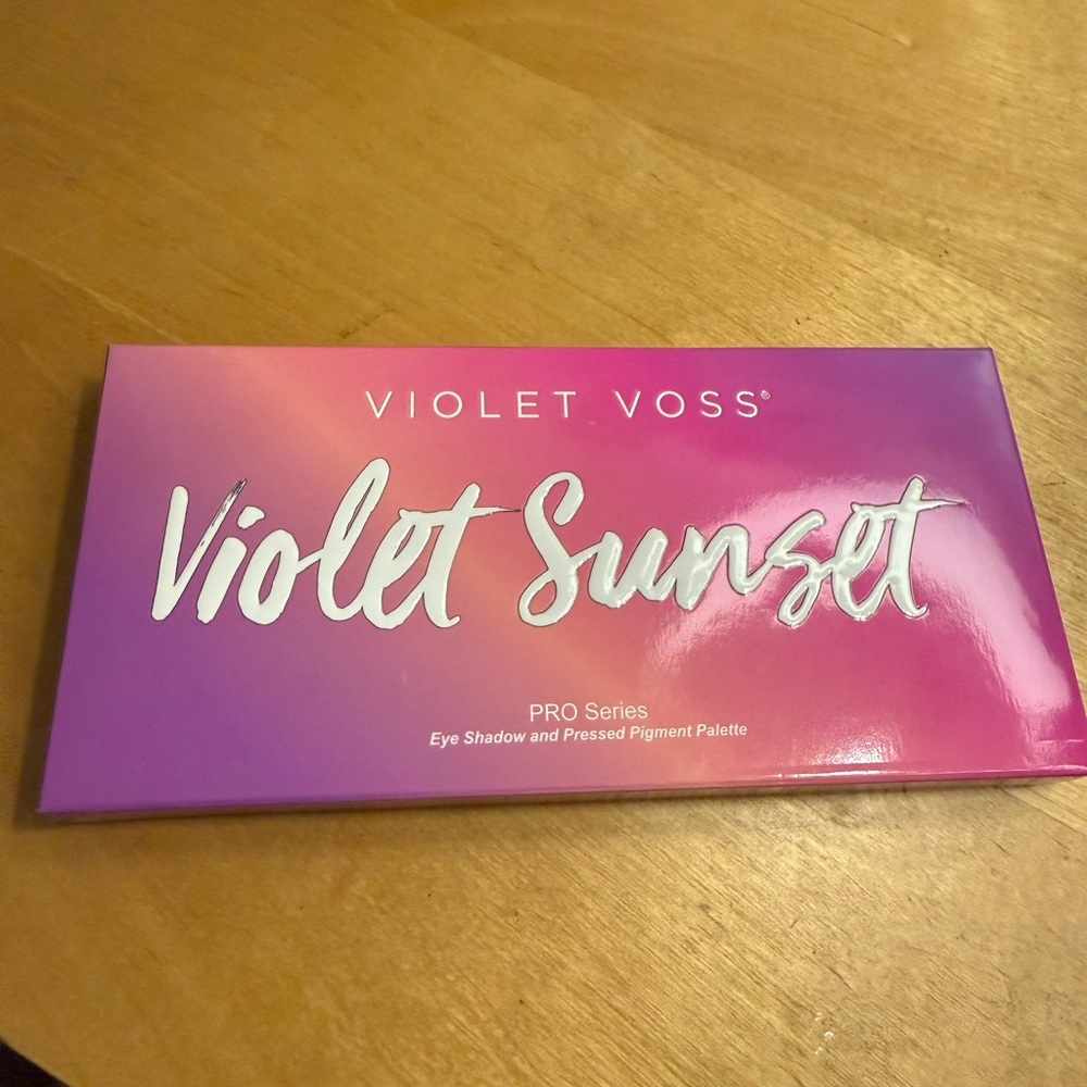 Violet Voss Sunset eyeshadow palette